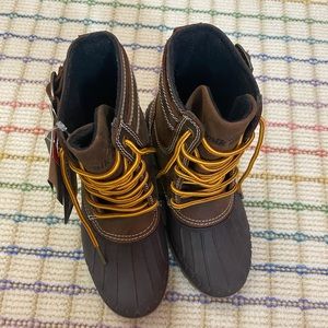 KAMIK WOMEN’s EVELYN THINSULATE WINTER BOOT: size 6